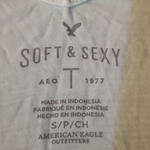 American Eagle top - Picture 2 of 2